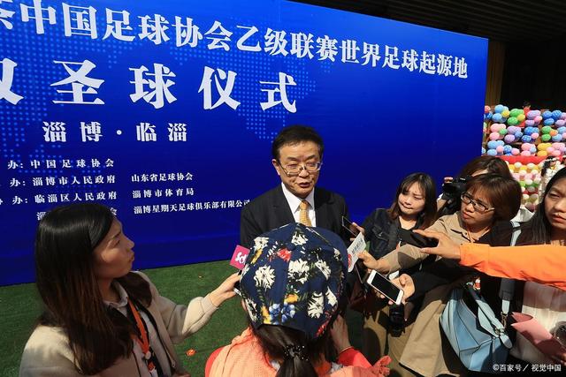 詹姆斯何去何从！如果要降薪 留守湖人还是加盟勇士联手库里